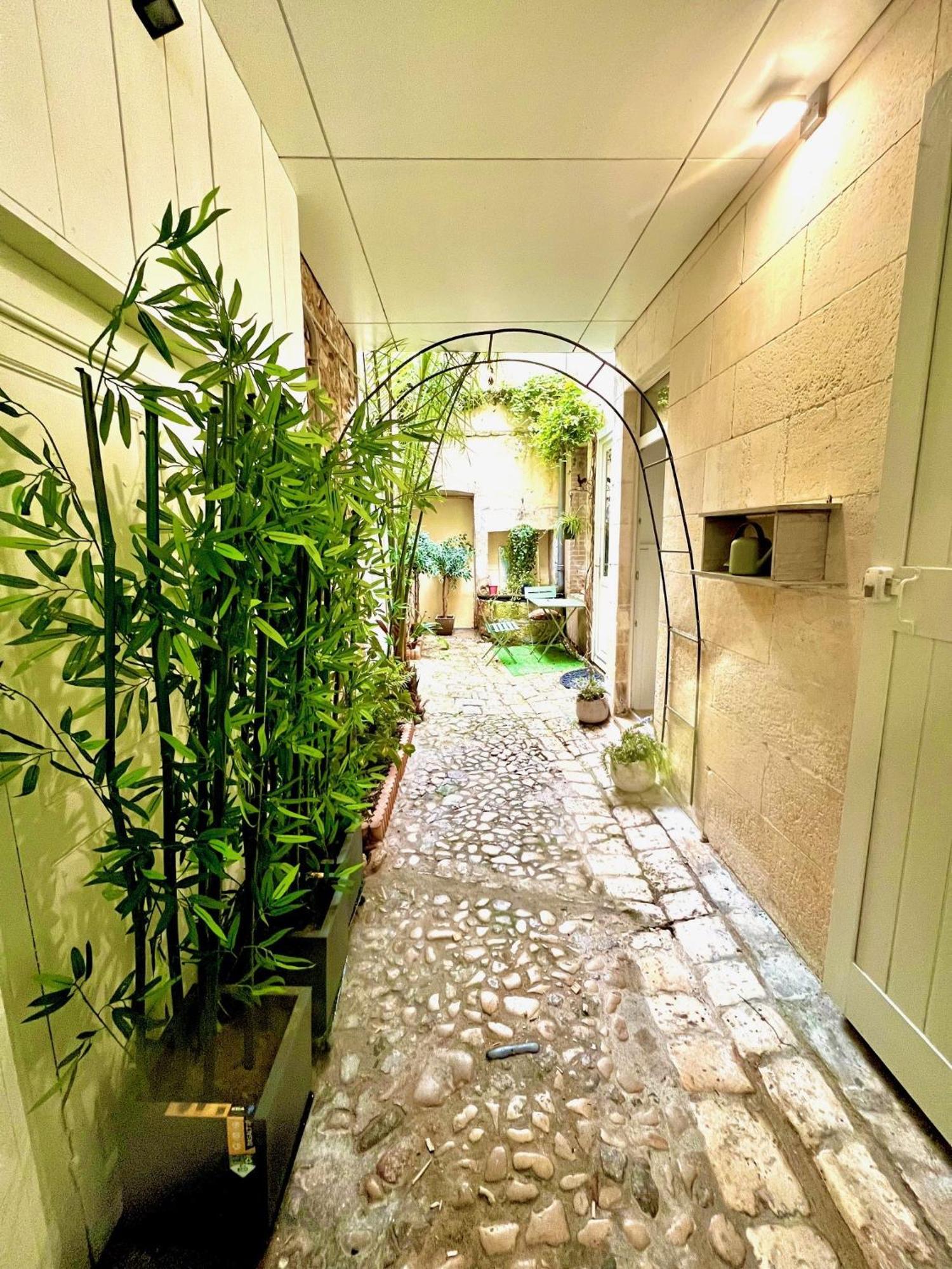 Le Logis Des Templiers Vieux Port Apartment La Rochelle  Exterior photo